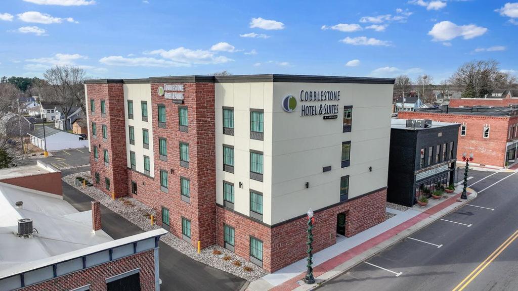 Cobblestone Hotel & Suites - Mosinee Exterior foto